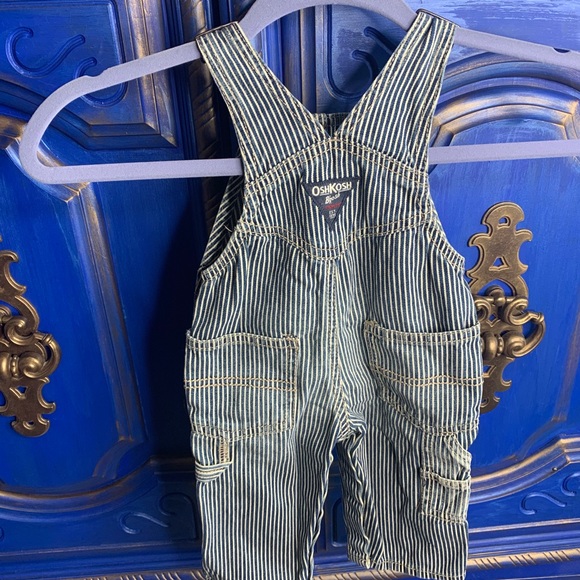 OshKosh Striped Overalls Train Conductor SZ 6M - Picture 3 of 3